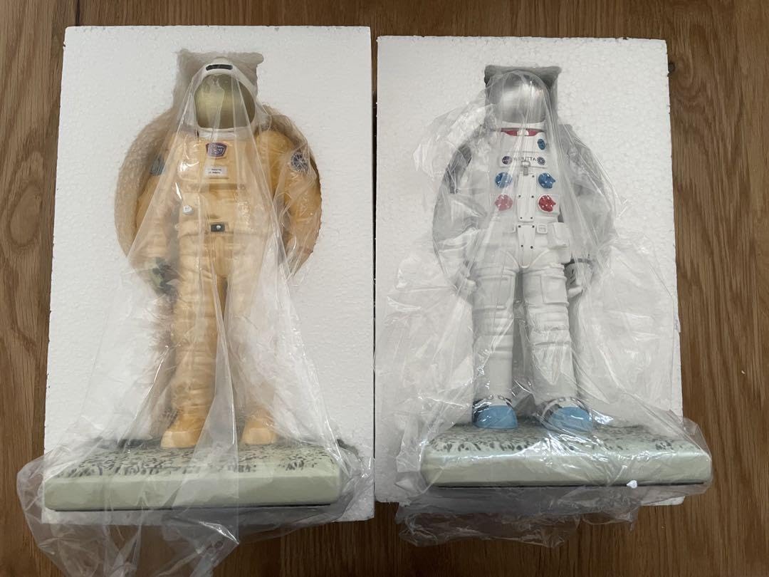 宇宙兄弟　ブックスタンド Amazon.co.jp: 宇宙兄弟 グッズ ブックスタンド 限定品 : 文房具